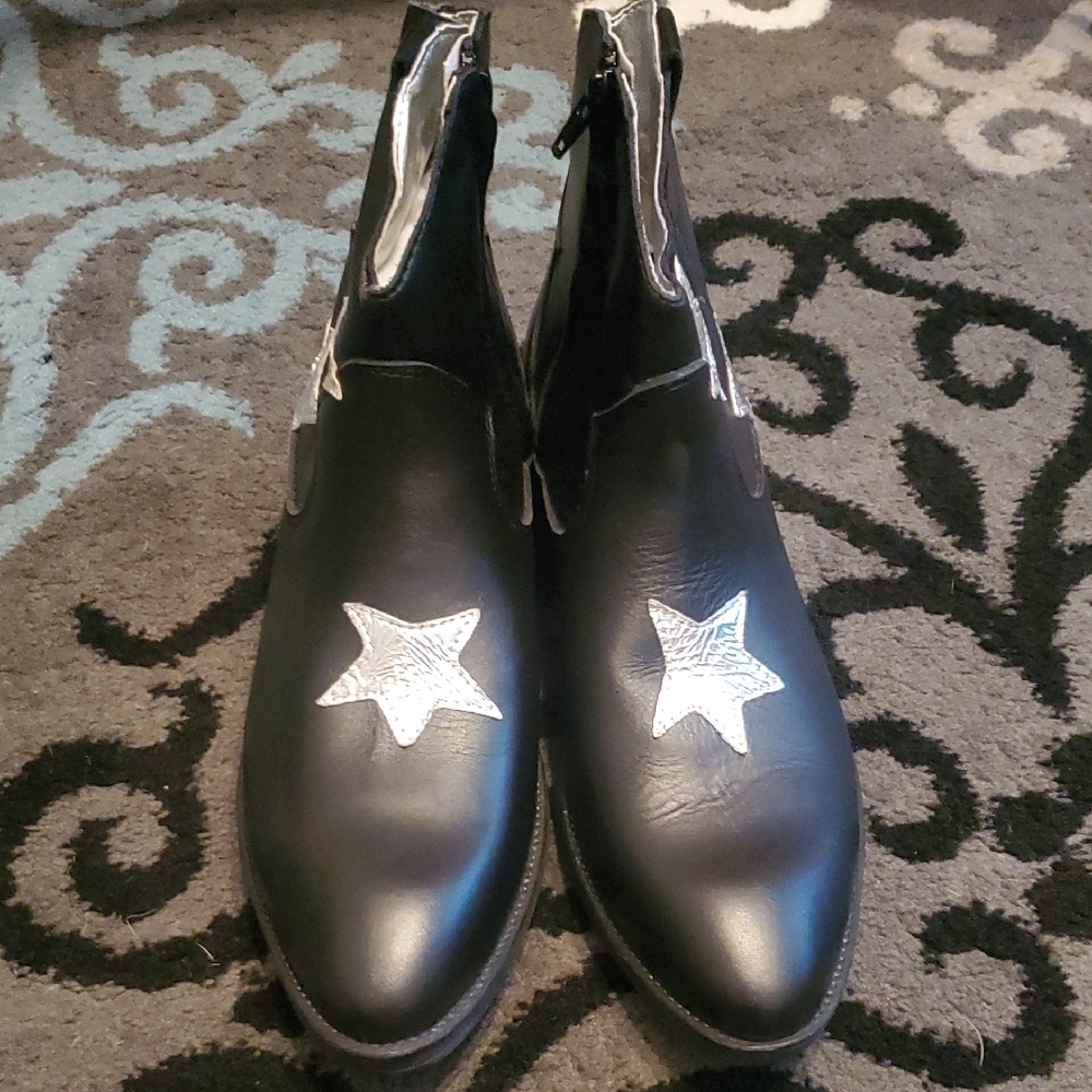 MITAROTONDA BRAND Black Ankle Boots with Silver Star Design. REAL LEATHER.